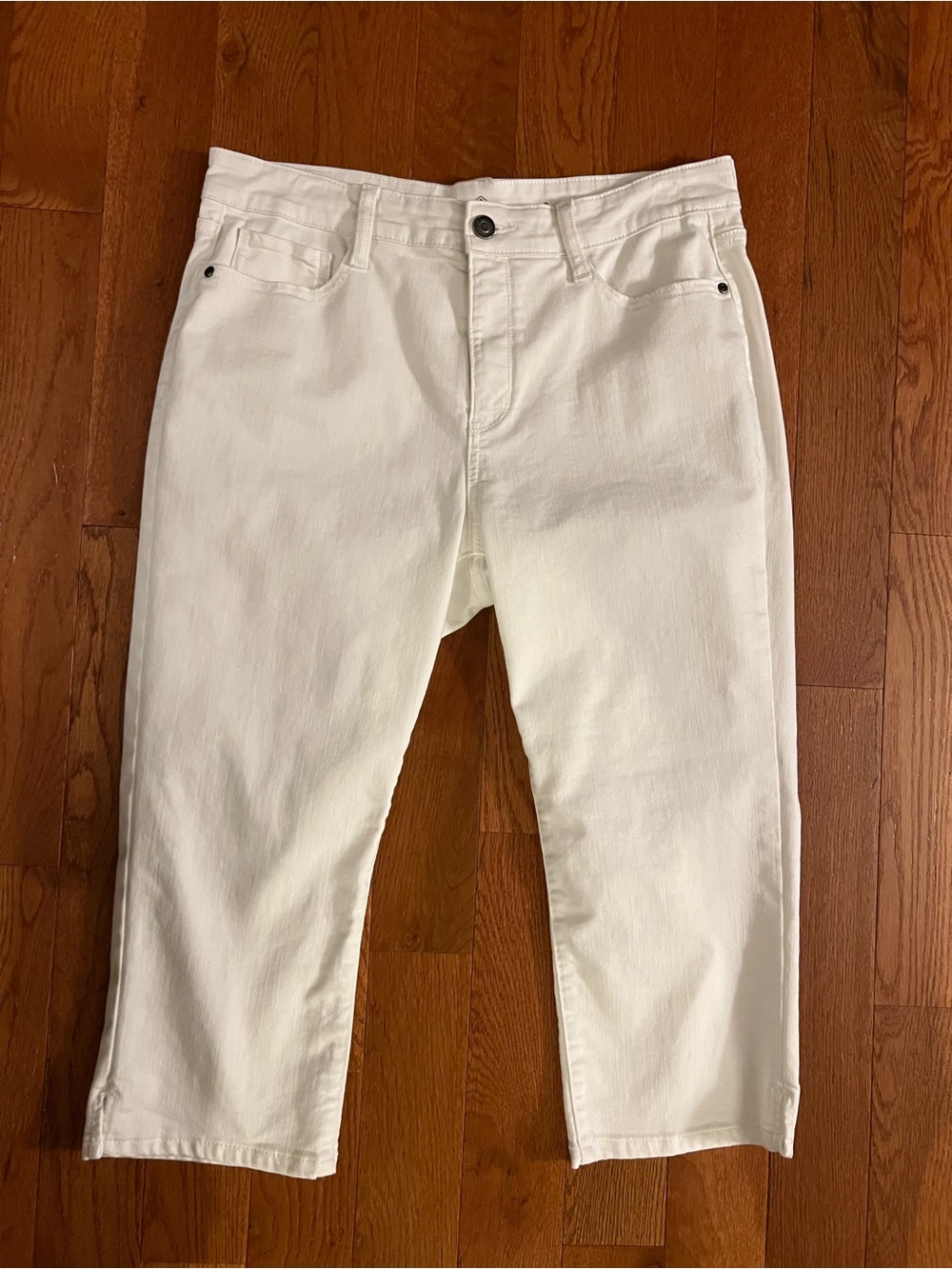 St. John’s Bay Denim White Capri Jeans